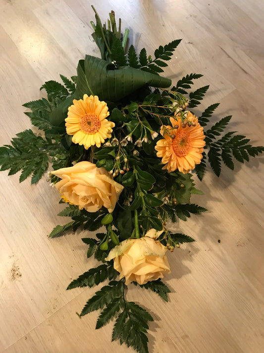 Bårebuket – Gule roser & behagelig varme