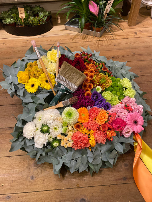 Painter’s Palette Funeral Decoration (Malerpalette i Blomster)