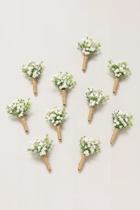 Hvid buket af vilde blomster