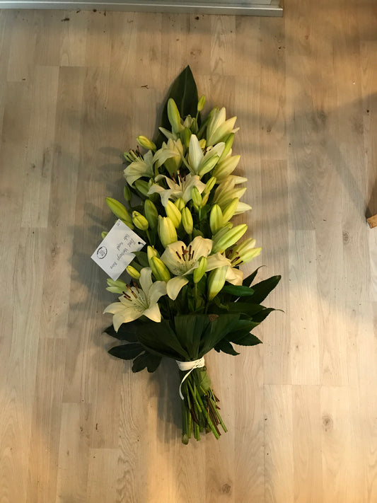 Barebuket – Pure White Lily Elegance